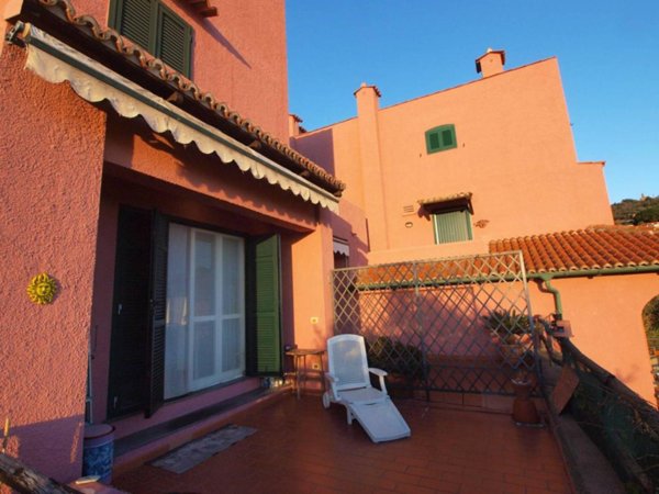 casa indipendente in vendita a Finale Ligure