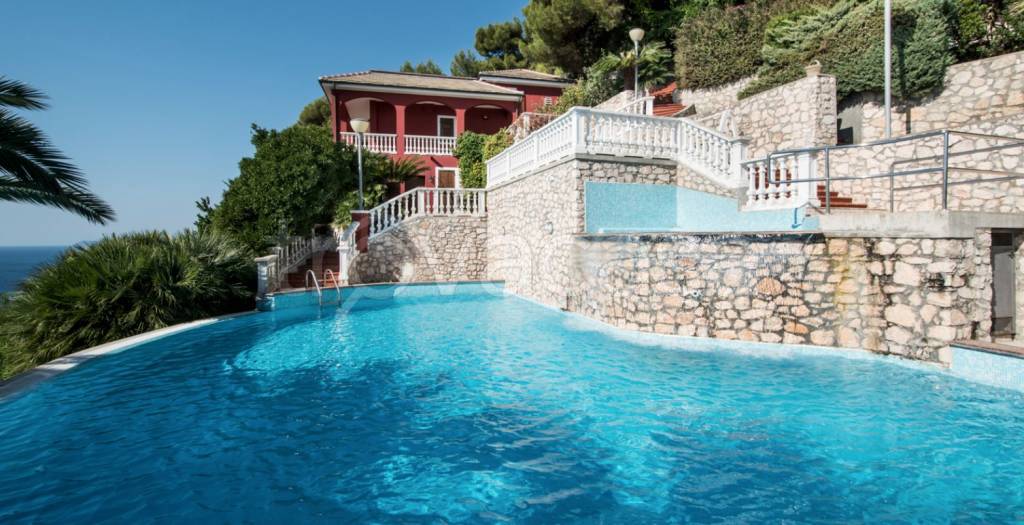 casa indipendente in vendita a Finale Ligure in zona Varigotti