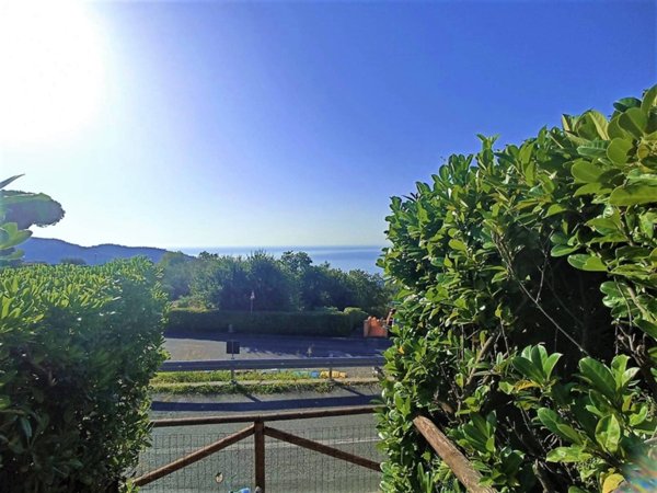 appartamento in vendita a Finale Ligure