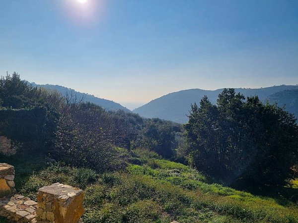 casa indipendente in vendita a Finale Ligure in zona Gorra