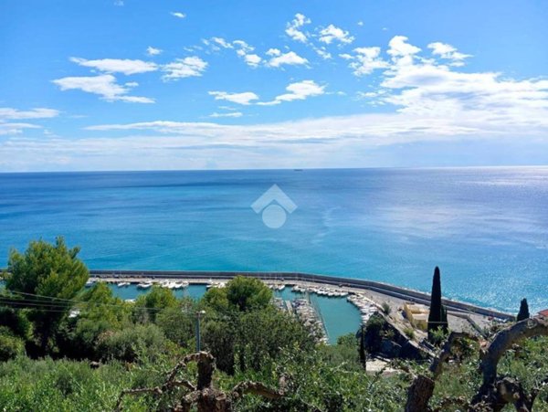 casa indipendente in vendita a Finale Ligure in zona Varigotti