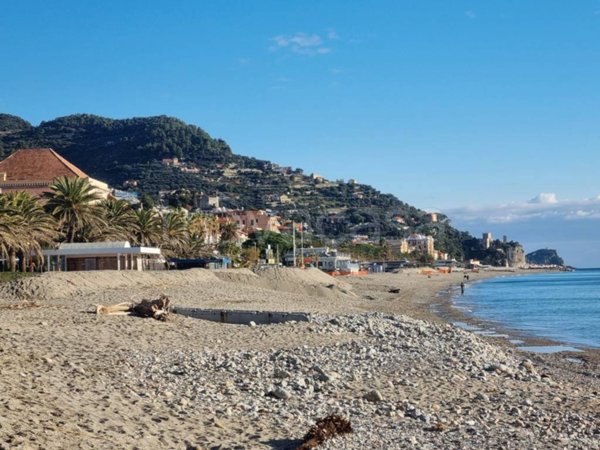 appartamento in vendita a Finale Ligure