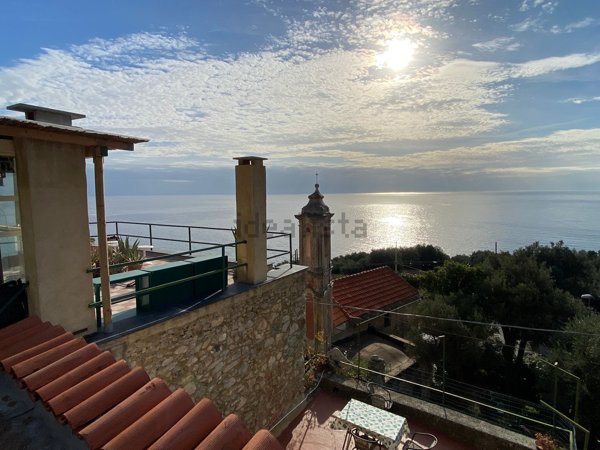 casa indipendente in vendita a Finale Ligure in zona Varigotti