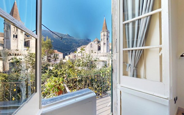 appartamento in vendita a Finale Ligure