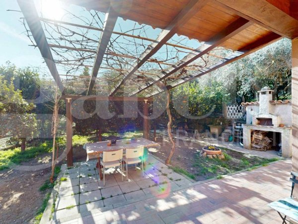 casa indipendente in vendita a Finale Ligure