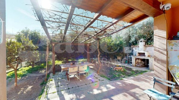 casa indipendente in vendita a Finale Ligure