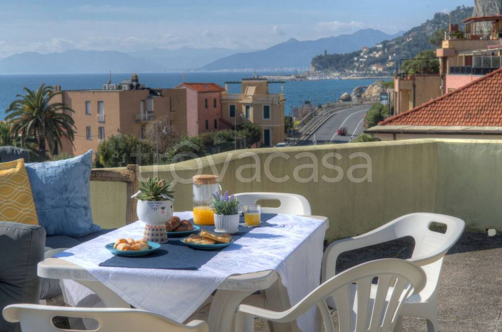 appartamento in vendita a Finale Ligure in zona Varigotti