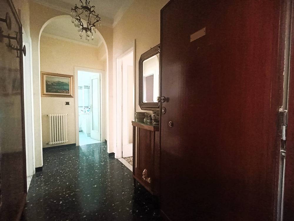 appartamento in vendita a Finale Ligure in zona Calvisio