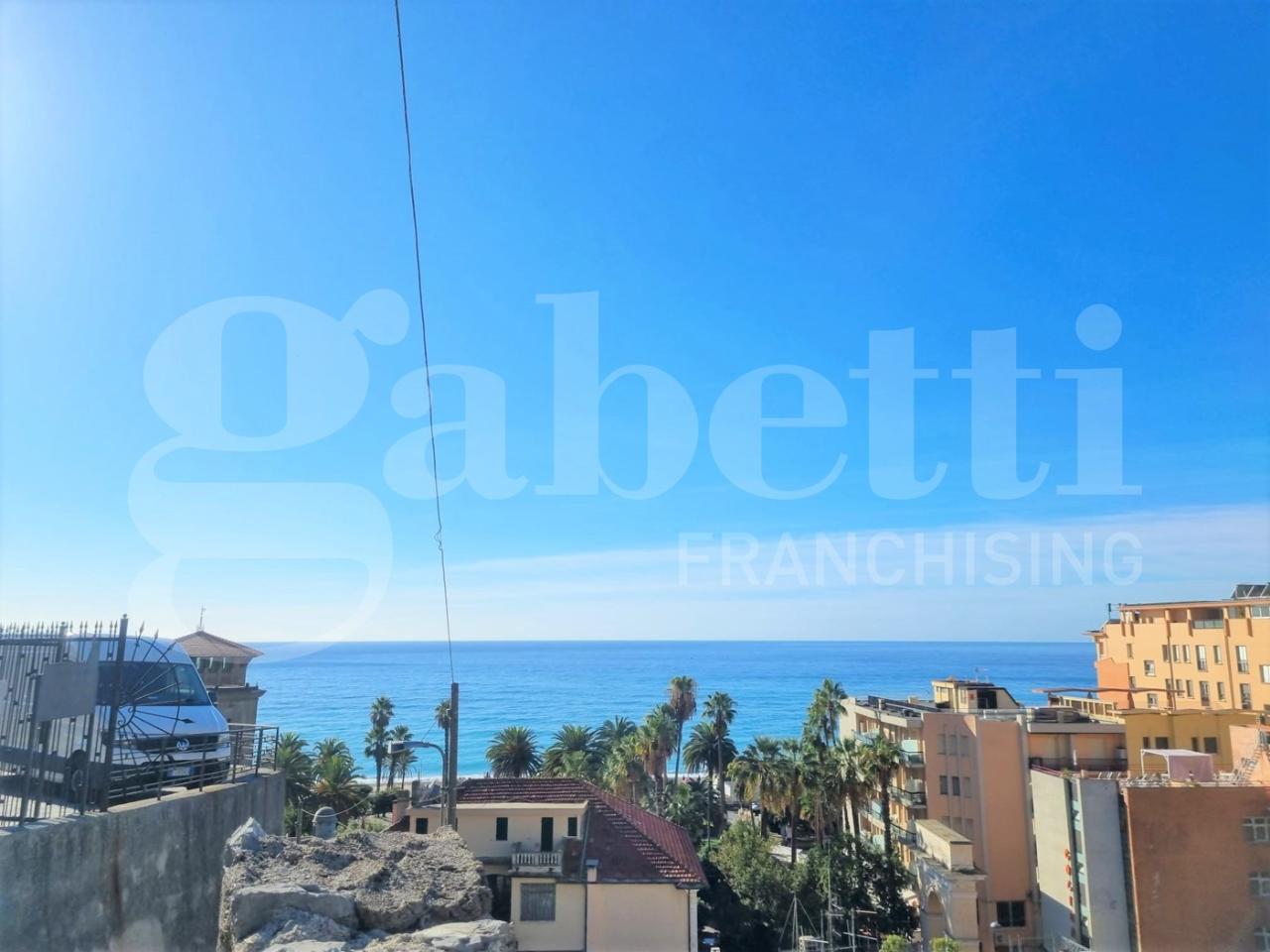 appartamento in vendita a Finale Ligure