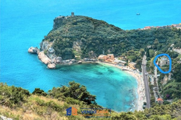 appartamento in vendita a Finale Ligure in zona Varigotti