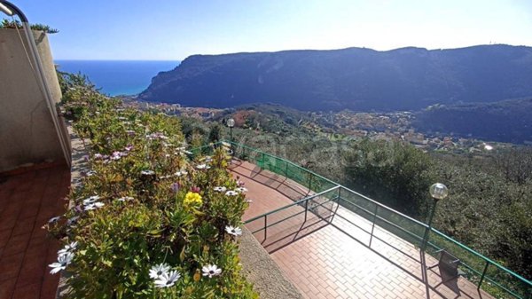 appartamento in vendita a Finale Ligure
