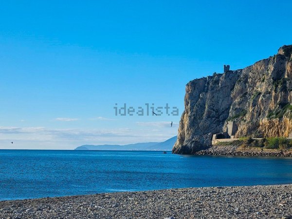 appartamento in vendita a Finale Ligure