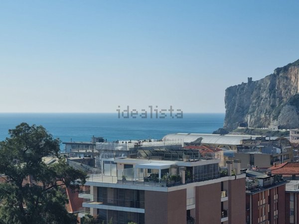 appartamento in vendita a Finale Ligure