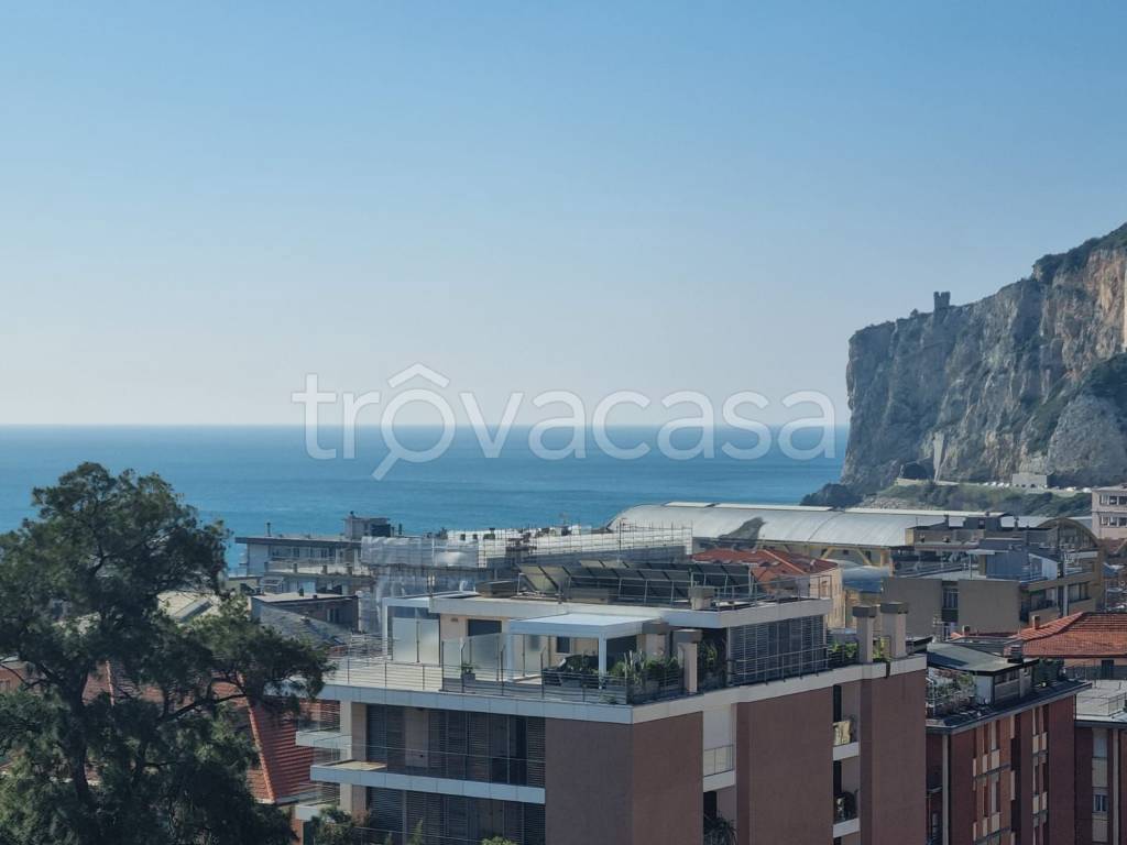appartamento in vendita a Finale Ligure