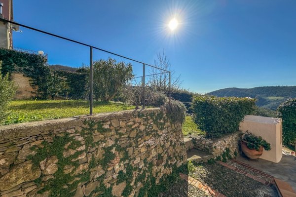 appartamento in vendita a Finale Ligure in zona Gorra