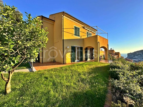casa indipendente in vendita a Finale Ligure