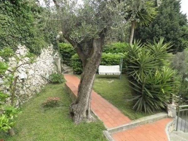casa indipendente in vendita a Finale Ligure