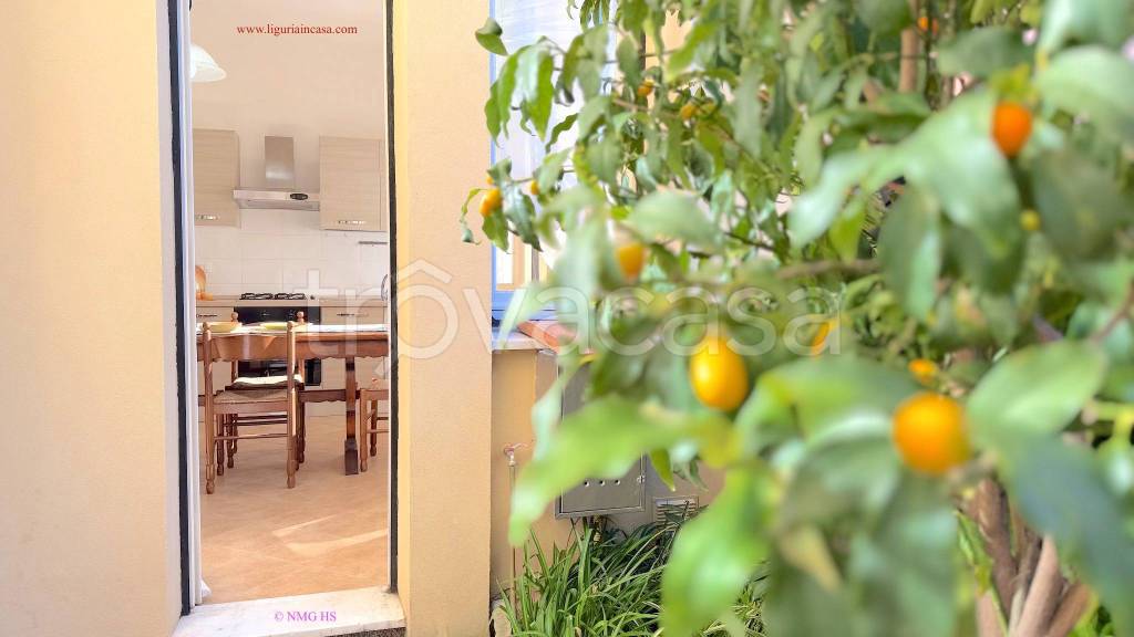 appartamento in vendita a Finale Ligure in zona Varigotti