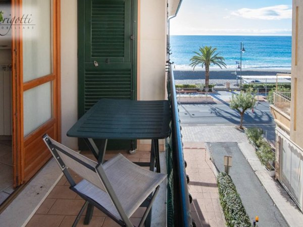 appartamento in vendita a Finale Ligure in zona Varigotti