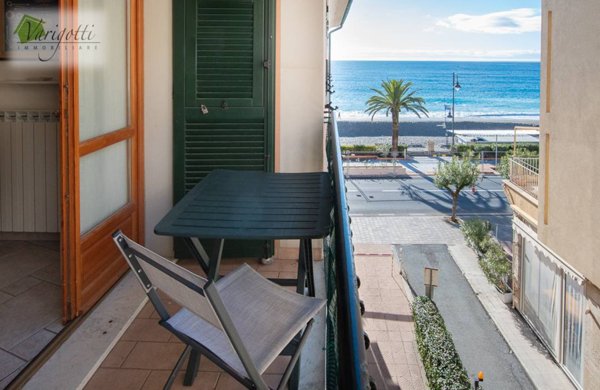 appartamento in vendita a Finale Ligure in zona Varigotti