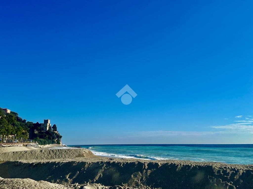 appartamento in vendita a Finale Ligure