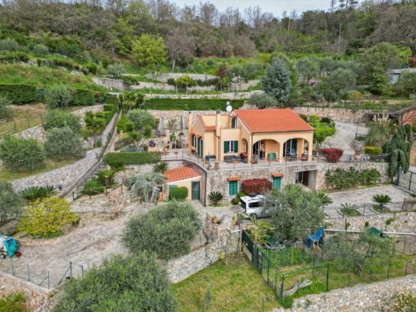 casa indipendente in vendita a Finale Ligure in zona Olle