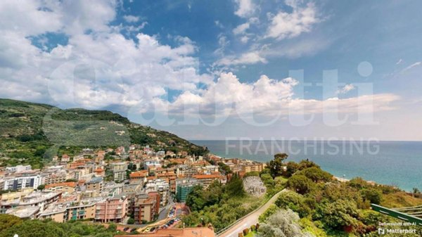 appartamento in vendita a Finale Ligure