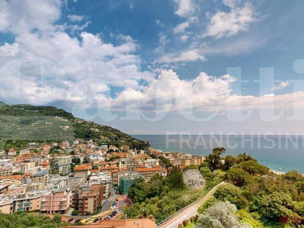 appartamento in vendita a Finale Ligure