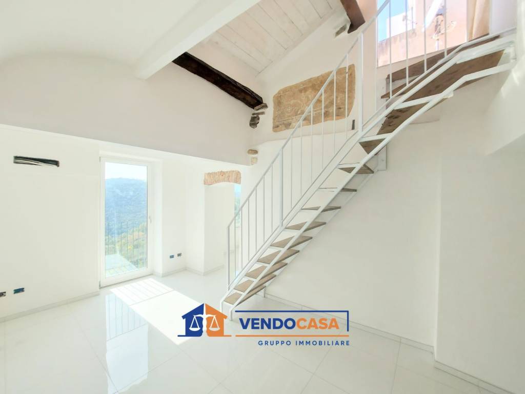 appartamento in vendita a Finale Ligure in zona Gorra