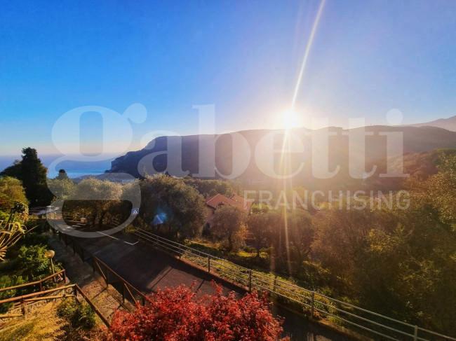 appartamento in vendita a Finale Ligure