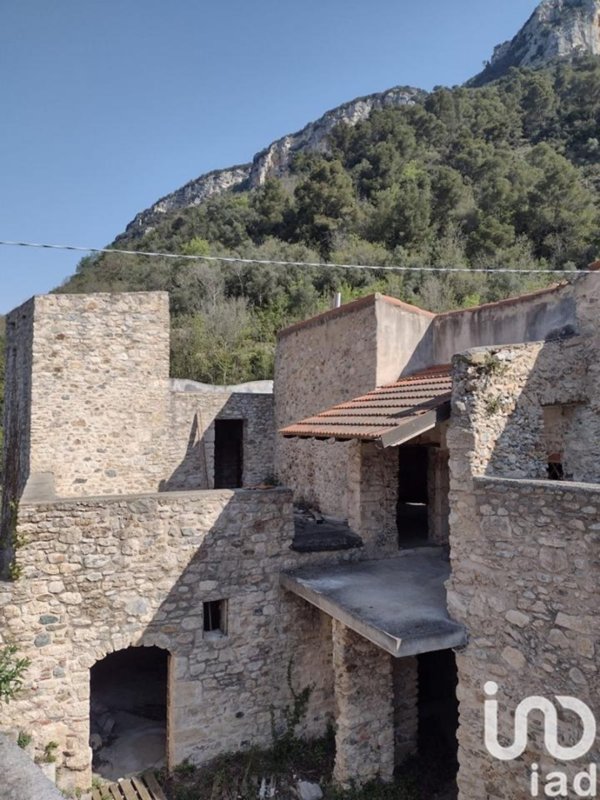 casale in vendita a Finale Ligure in zona Calvisio