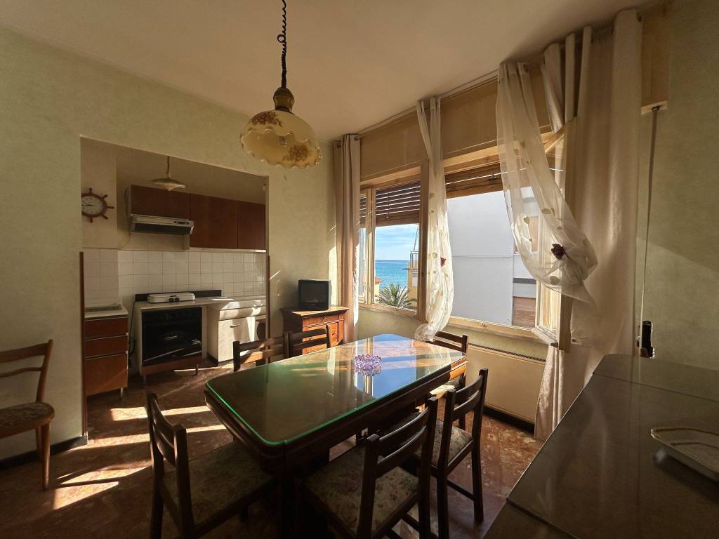 appartamento in vendita a Finale Ligure