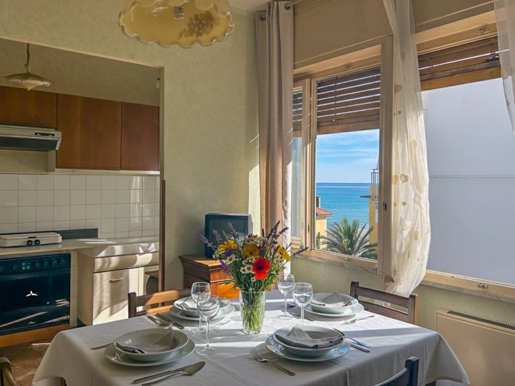 appartamento in vendita a Finale Ligure