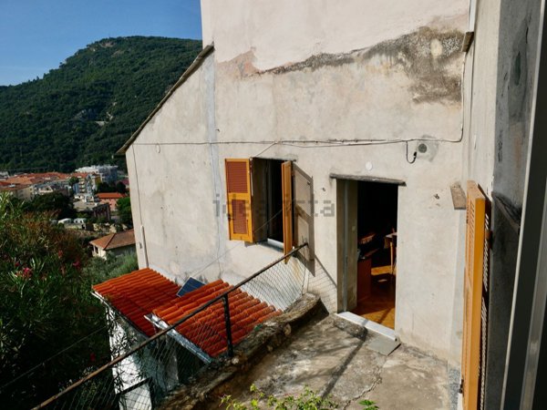 appartamento in vendita a Finale Ligure