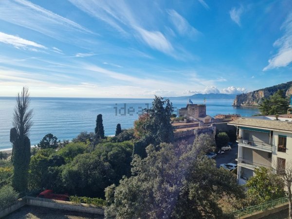appartamento in vendita a Finale Ligure
