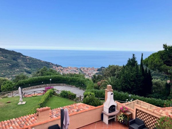 appartamento in vendita a Finale Ligure