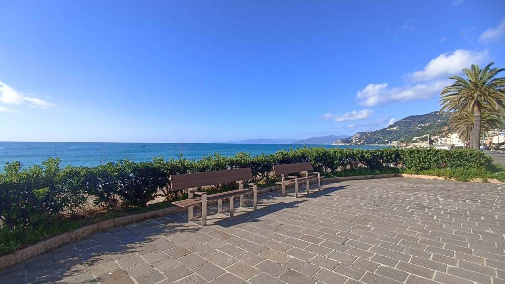 appartamento in vendita a Finale Ligure in zona Varigotti