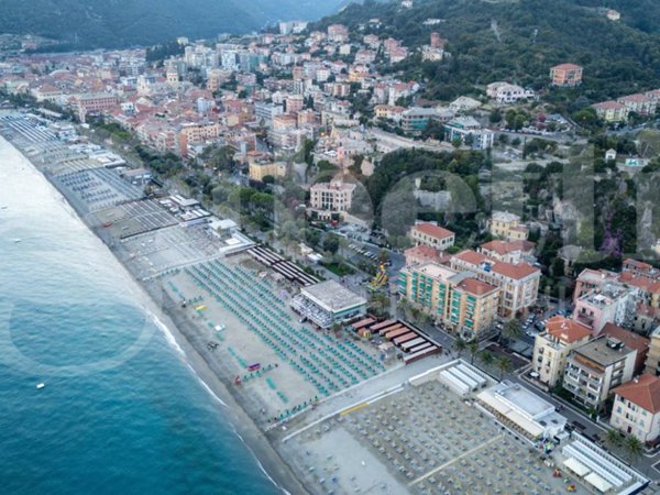 appartamento in vendita a Finale Ligure