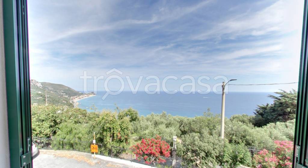 appartamento in vendita a Finale Ligure