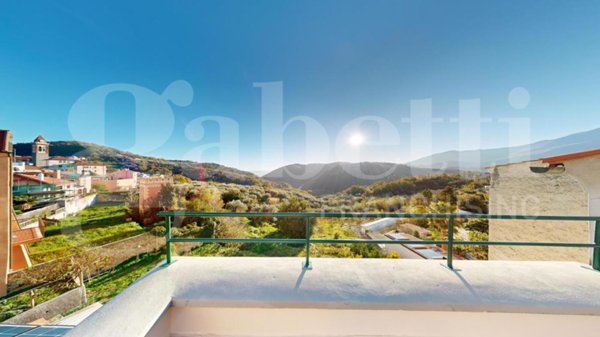 appartamento in vendita a Finale Ligure in zona Gorra