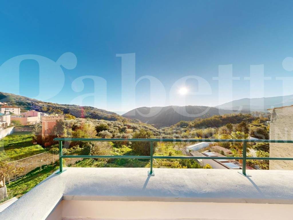 appartamento in vendita a Finale Ligure in zona Gorra