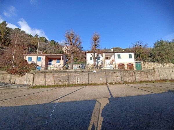 casa indipendente in vendita a Finale Ligure
