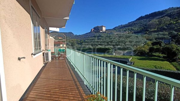 appartamento in vendita a Finale Ligure in zona Calvisio