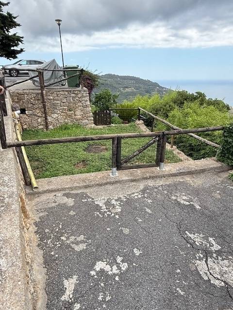 casa indipendente in vendita a Finale Ligure