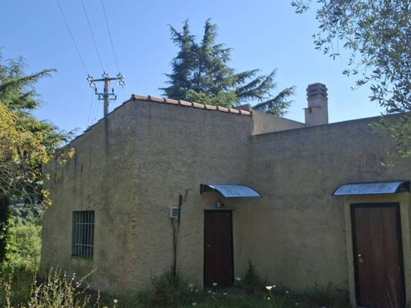 casa indipendente in vendita a Finale Ligure in zona Varigotti