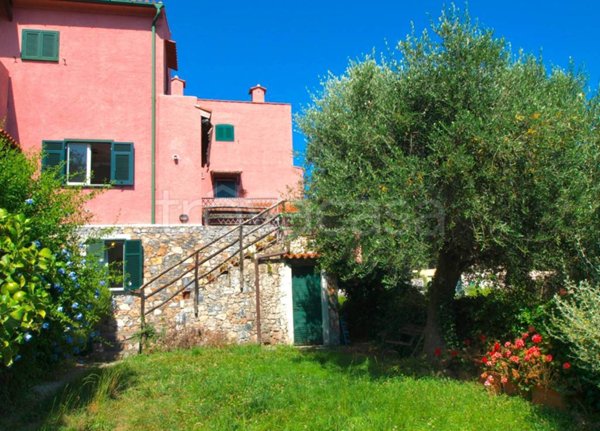 casa indipendente in vendita a Finale Ligure