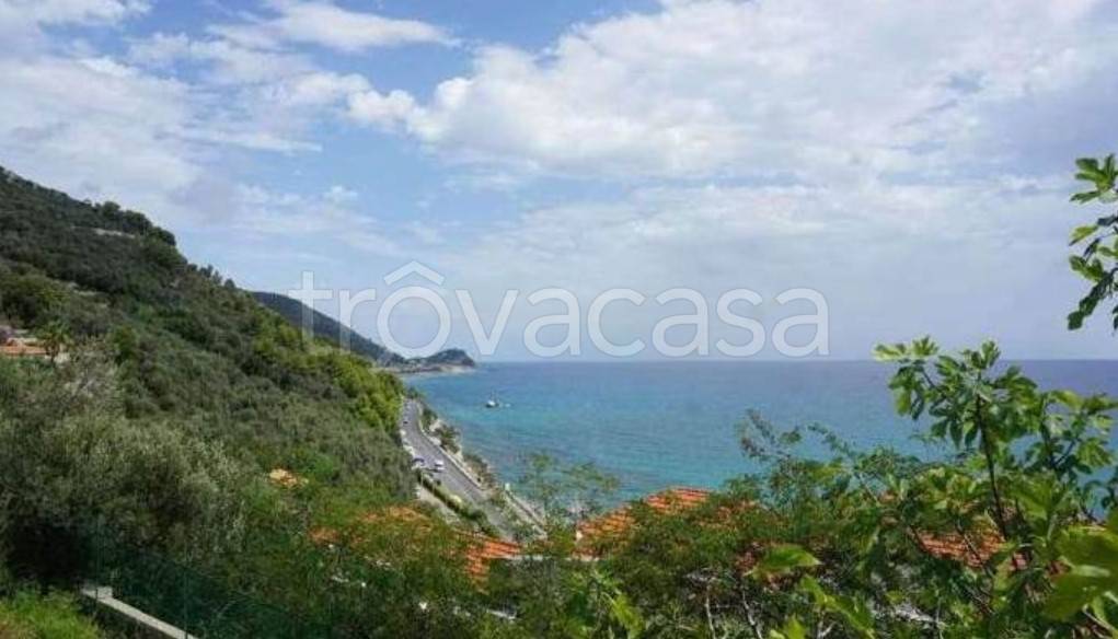 appartamento in vendita a Finale Ligure