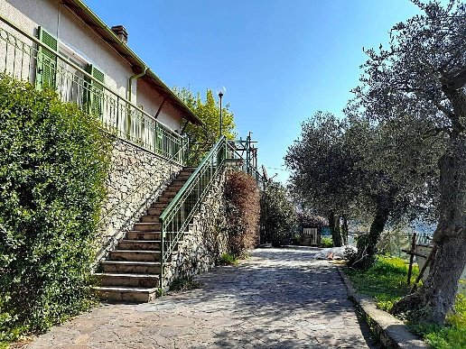 casa indipendente in vendita a Finale Ligure in zona Olle