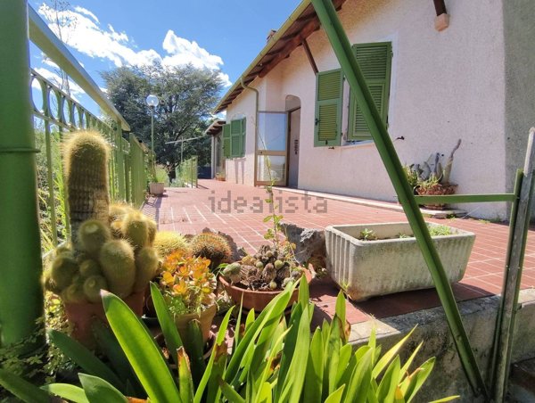 casa indipendente in vendita a Finale Ligure in zona Olle