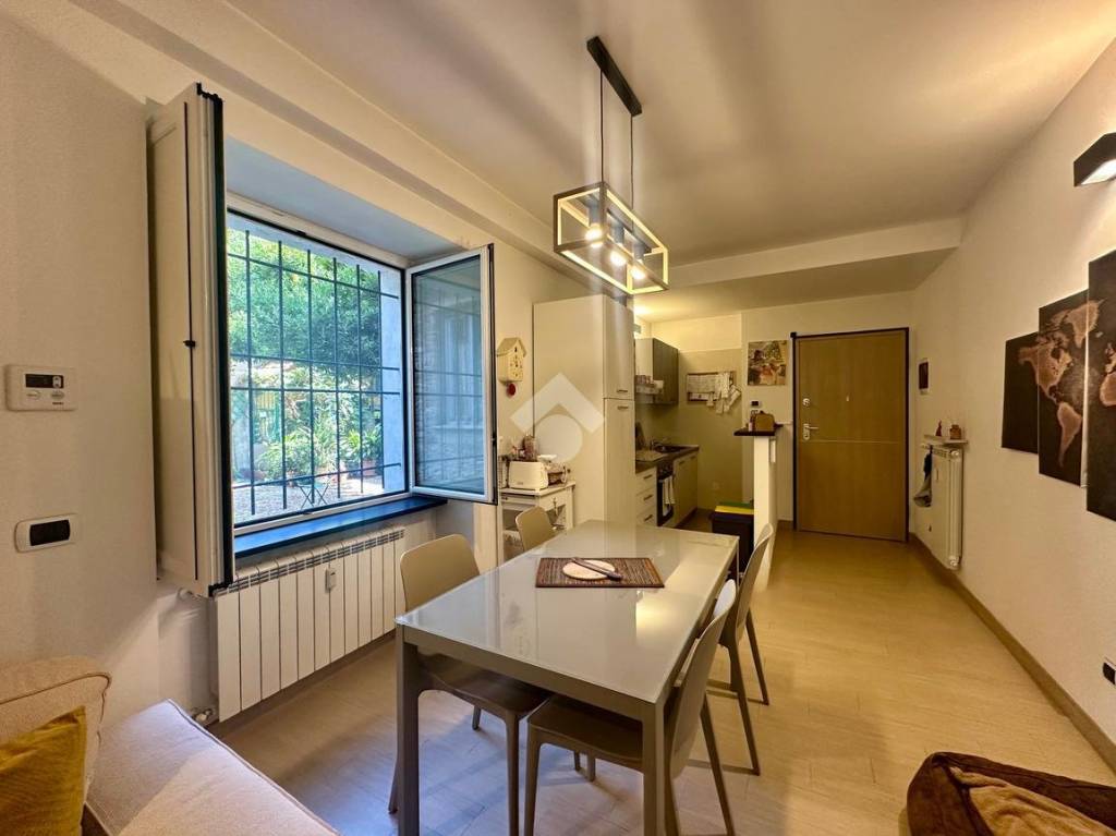 appartamento in vendita a Finale Ligure in zona Calvisio